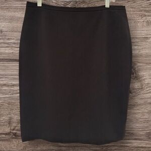 NWT T Tahari Ryan Pencil Skirt — Black • Size 10 Retail $69.50